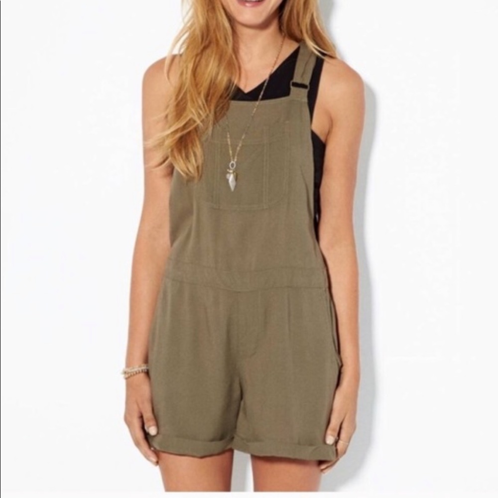 American Eagle green short overalls
